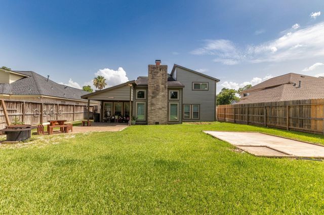 7615 Pine Hollow Drive, Humble, TX 77396