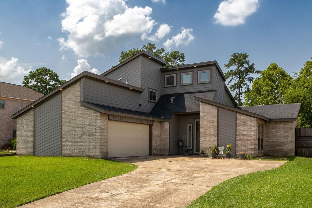 7615 Pine Hollow Drive, Humble, TX 77396