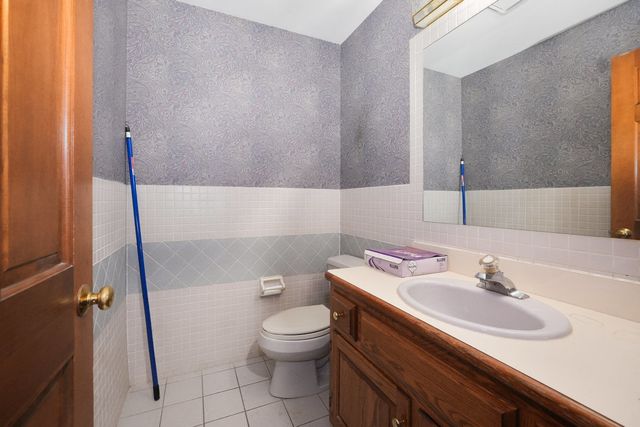 610 N Washington Street 2-1, Naperville, IL 60563