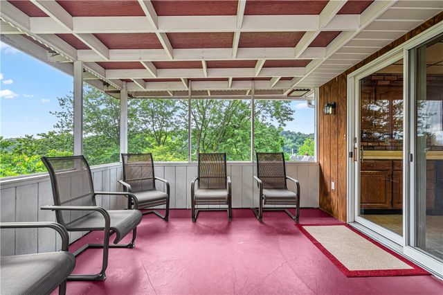 218 Brand Ave, Imperial, PA 15126
