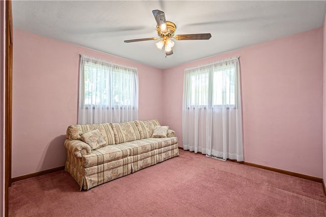 218 Brand Ave, Imperial, PA 15126