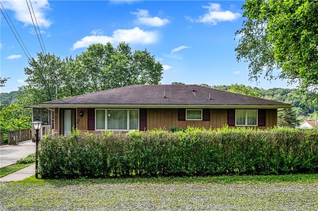 218 Brand Ave, Imperial, PA 15126