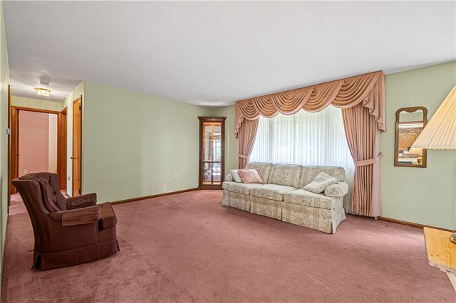 218 Brand Ave, Imperial, PA 15126