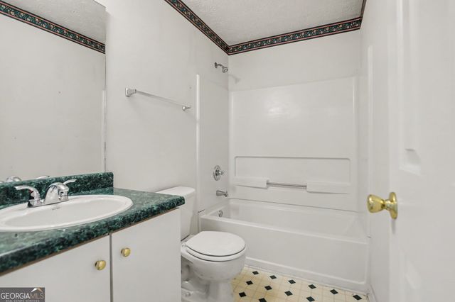 11050 Pebble Brook Court, Hampton, GA 30228