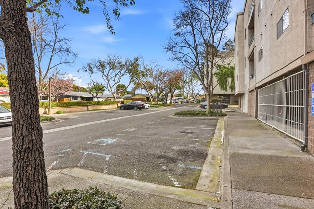 1280 Stanhope Ln 246, Hayward, CA 94545