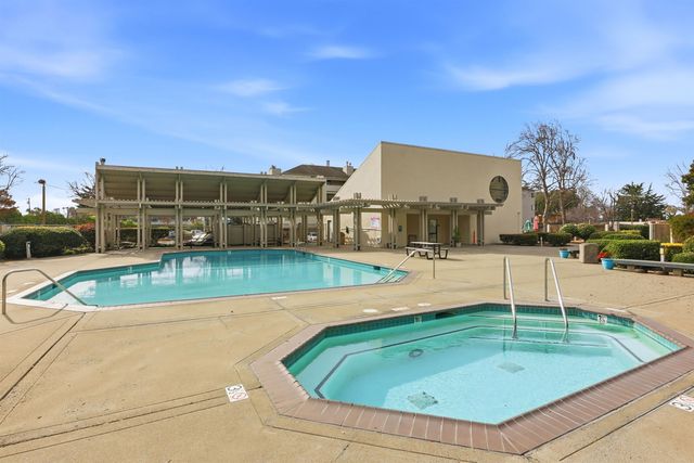 1280 Stanhope Ln 246, Hayward, CA 94545