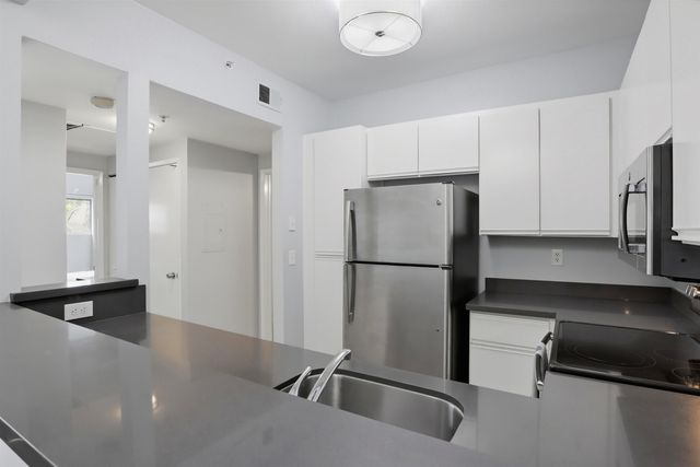 1280 Stanhope Ln 246, Hayward, CA 94545