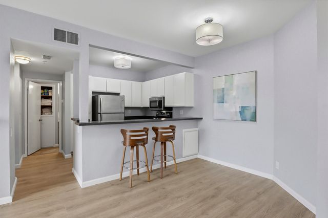 1280 Stanhope Ln 246, Hayward, CA 94545