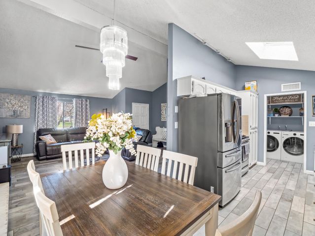 294 N Stanford Avenue, Fresno, CA 93727