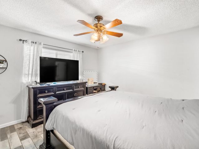 294 N Stanford Avenue, Fresno, CA 93727