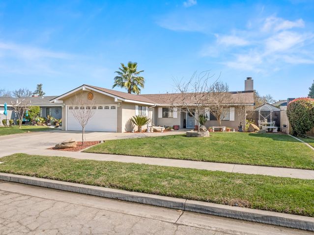 294 N Stanford Avenue, Fresno, CA 93727