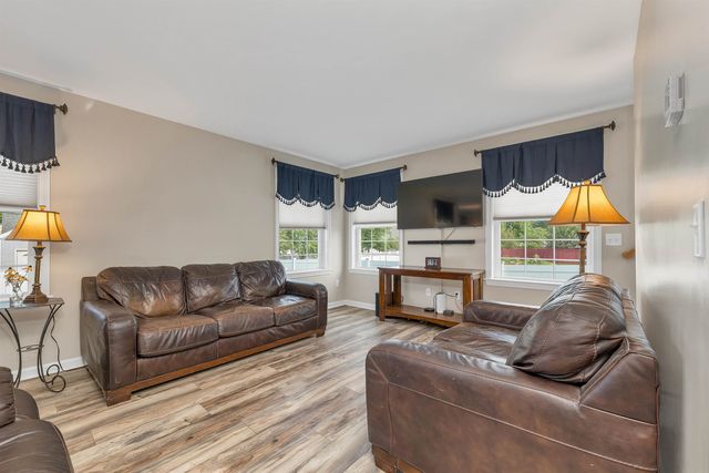 16 Amy Way, Concord, NH 03303