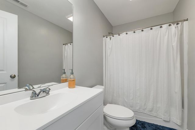 16 Amy Way, Concord, NH 03303