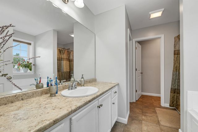 16 Amy Way, Concord, NH 03303