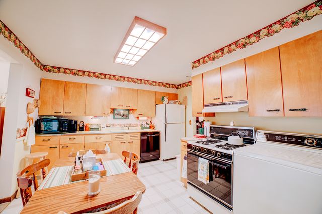 617 E Grant Street, Watseka, IL 60970