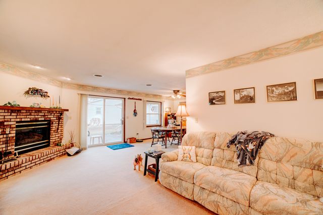 617 E Grant Street, Watseka, IL 60970