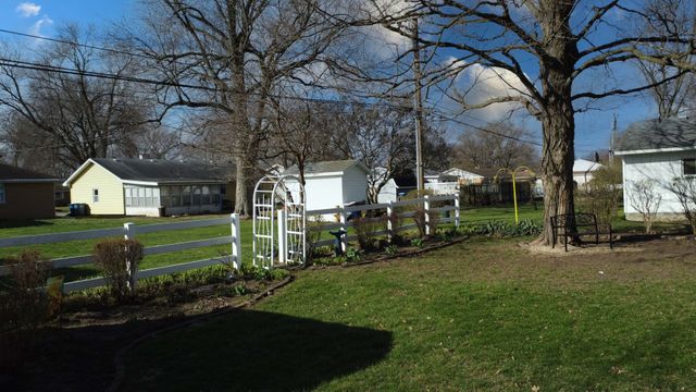 617 E Grant Street, Watseka, IL 60970