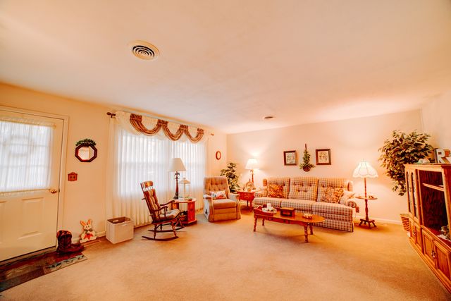 617 E Grant Street, Watseka, IL 60970