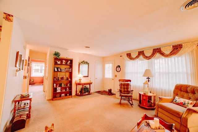 617 E Grant Street, Watseka, IL 60970