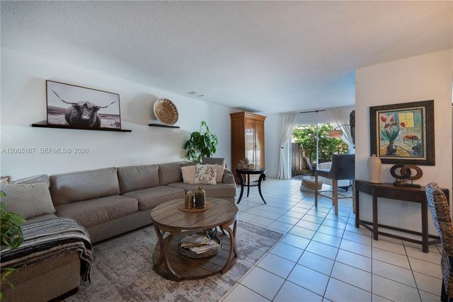 20801 SW 83rd Ave, Cutler Bay, FL 33189