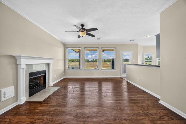 3923 Oak Wood Drive N, Pearland, TX 77581