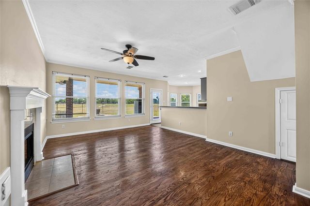 3923 Oak Wood Drive N, Pearland, TX 77581