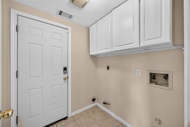 3923 Oak Wood Drive N, Pearland, TX 77581