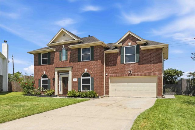 3923 Oak Wood Drive N, Pearland, TX 77581