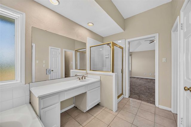 3923 Oak Wood Drive N, Pearland, TX 77581