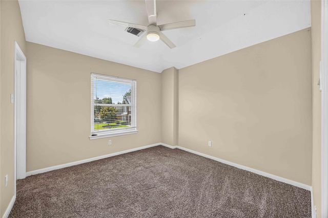3923 Oak Wood Drive N, Pearland, TX 77581
