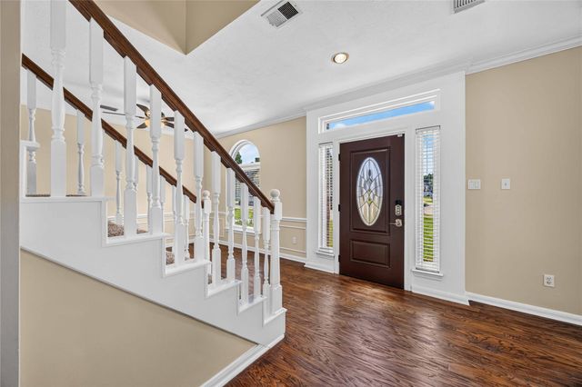 3923 Oak Wood Drive N, Pearland, TX 77581
