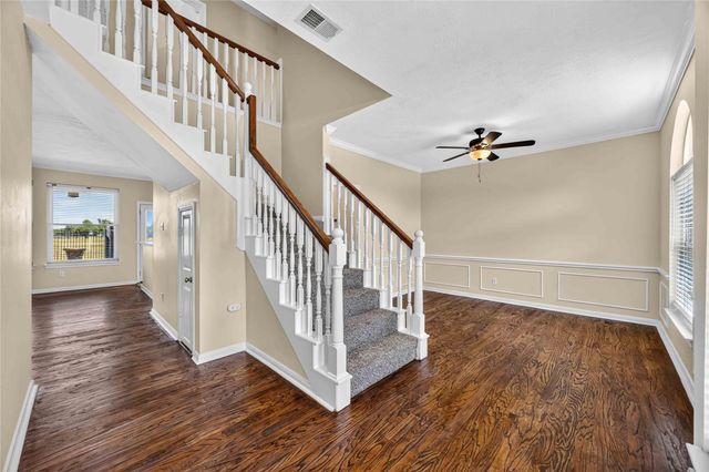 3923 Oak Wood Drive N, Pearland, TX 77581