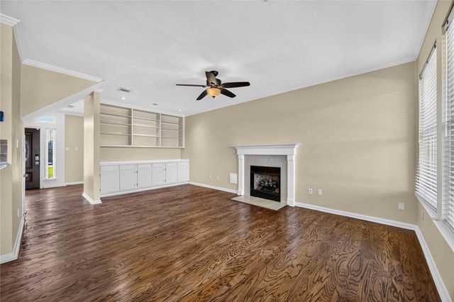 3923 Oak Wood Drive N, Pearland, TX 77581
