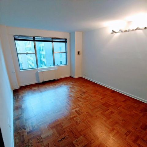 77 W 55th St Apt 9J, New York City, NY 10019
