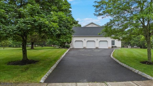 122 Sleepy Hollow Ln, Montgomery Twp., NJ 08502