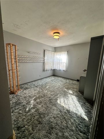 422 42nd NE, Cedar Rapids, IA 52402