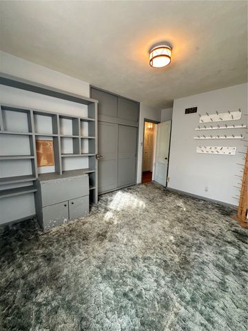 422 42nd NE, Cedar Rapids, IA 52402