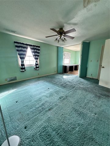 422 42nd NE, Cedar Rapids, IA 52402