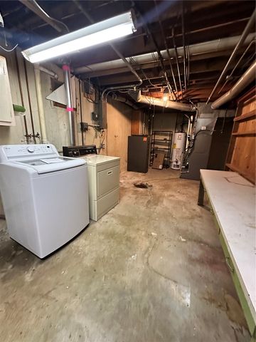 422 42nd NE, Cedar Rapids, IA 52402