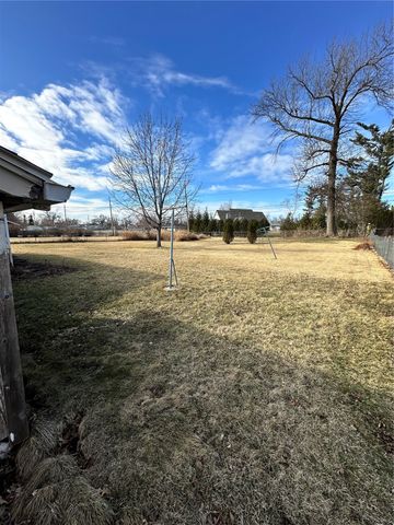 422 42nd NE, Cedar Rapids, IA 52402