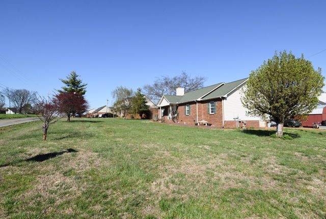 100 Megann Dr, Portland, TN 37148