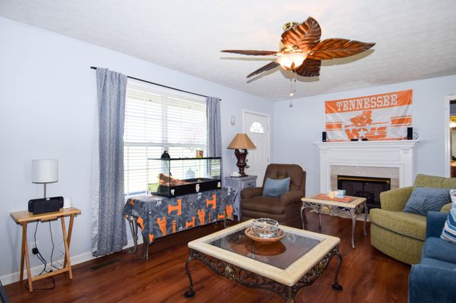 100 Megann Dr, Portland, TN 37148
