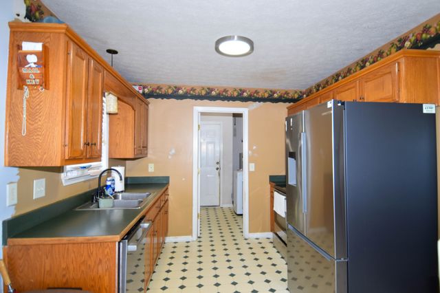 100 Megann Dr, Portland, TN 37148