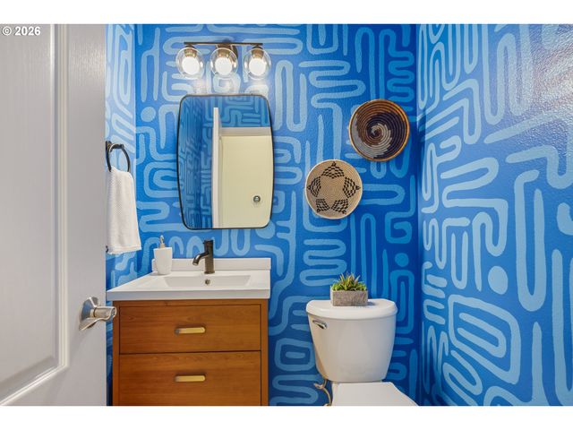 12432 Se MOUNTAIN SUN Dr, Clackamas, OR 97015