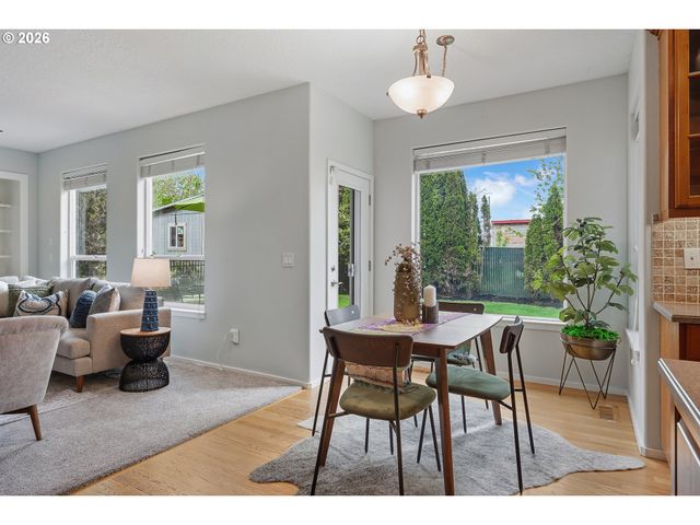 12432 Se MOUNTAIN SUN Dr, Clackamas, OR 97015