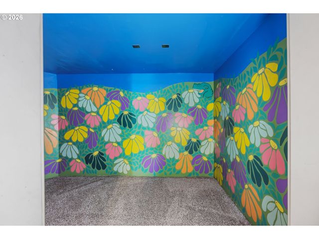 12432 Se MOUNTAIN SUN Dr, Clackamas, OR 97015