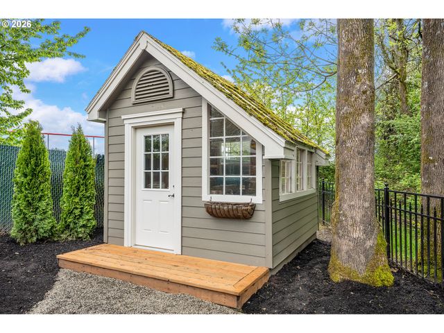 12432 Se MOUNTAIN SUN Dr, Clackamas, OR 97015