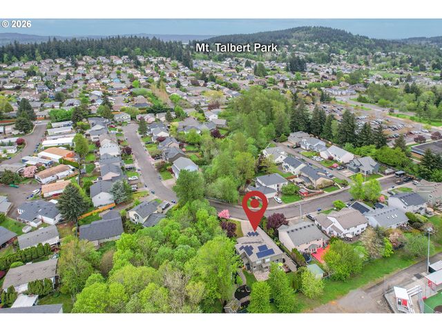 12432 Se MOUNTAIN SUN Dr, Clackamas, OR 97015