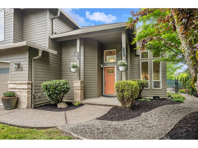 12432 Se MOUNTAIN SUN Dr, Clackamas, OR 97015