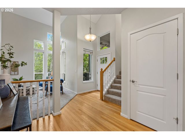 12432 Se MOUNTAIN SUN Dr, Clackamas, OR 97015